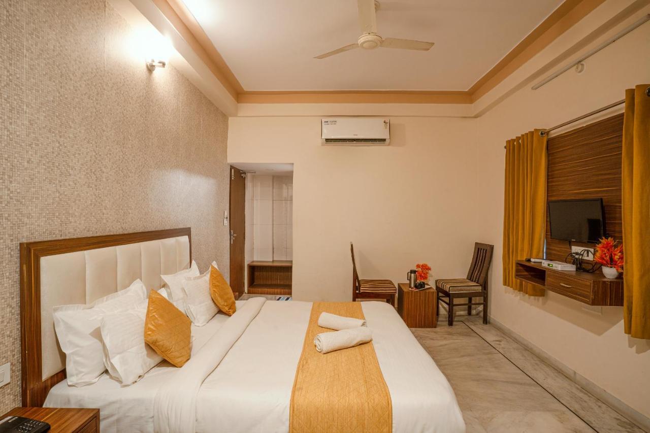 Hotel Tripli Udaipur Exterior foto